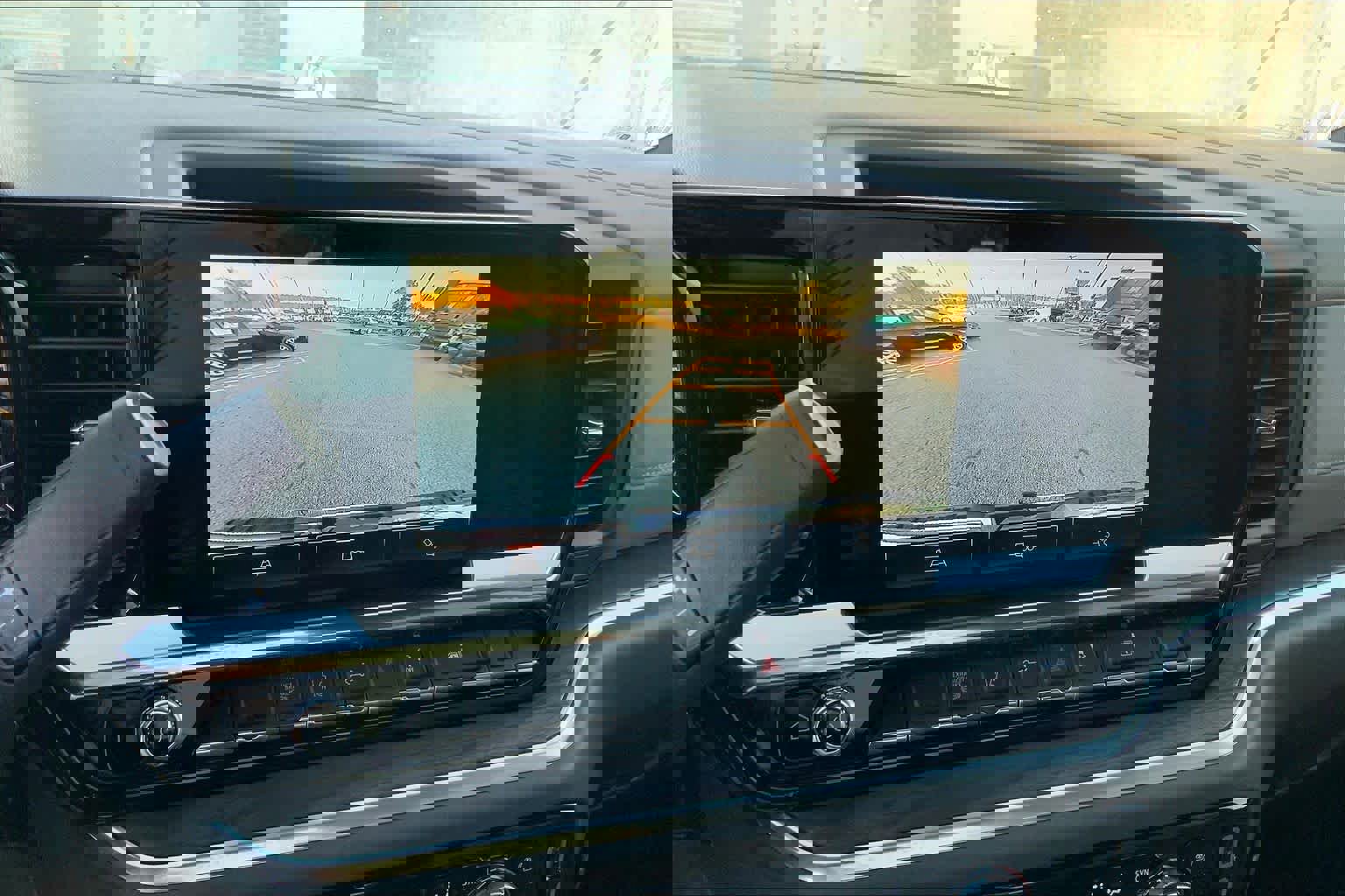 Used 2025 GMC Sierra 2500 SLT w/ SLT Convenience Package image 27