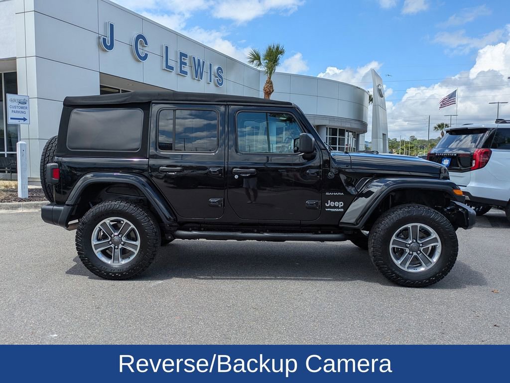 Used 2018 Jeep Wrangler Unlimited Sahara AWD/4WD image 3