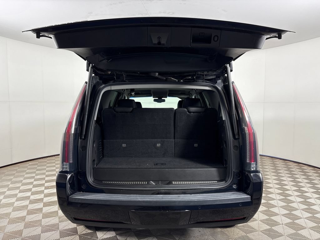 Used 2018 Cadillac Escalade 2WD image 32
