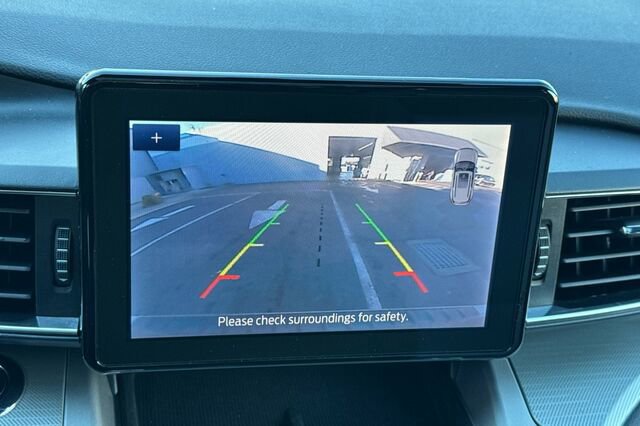 Certified 2022 Ford Explorer XLT w/ Equipment Group 202A image 18