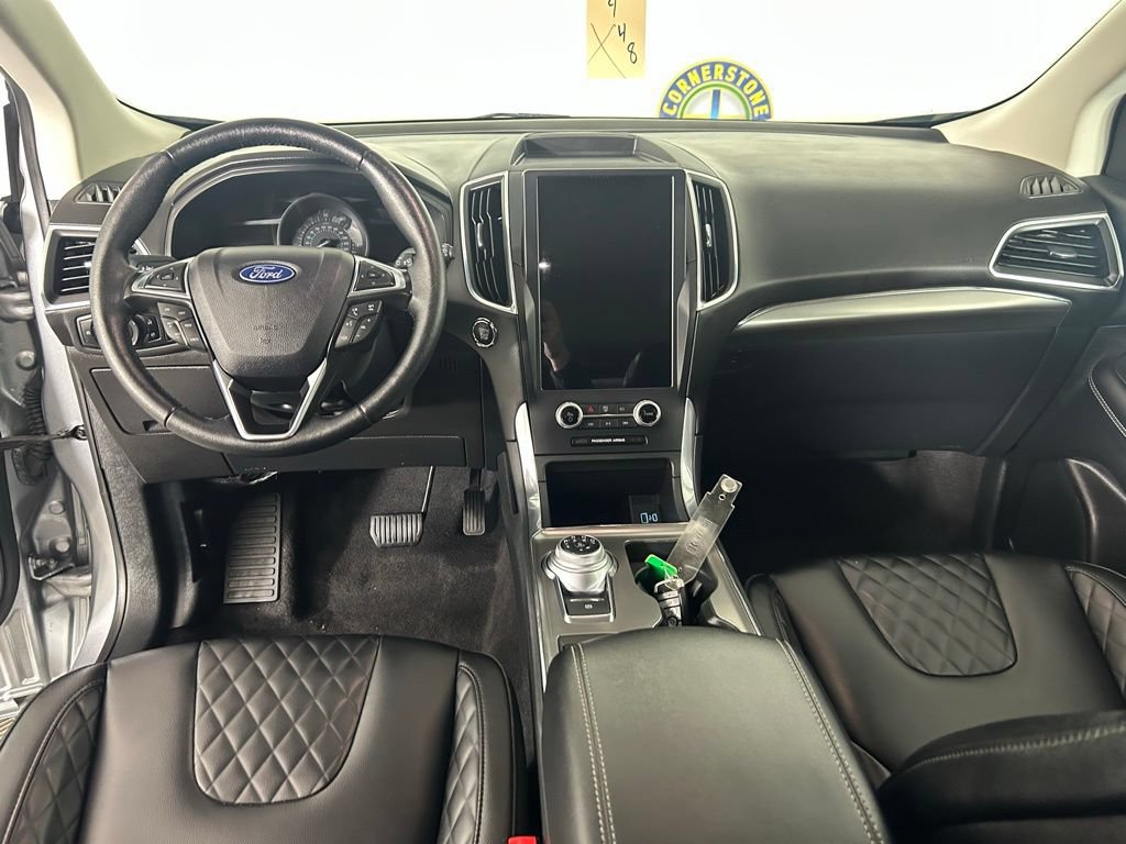Certified 2024 Ford Edge Titanium AWD/4WD image 7