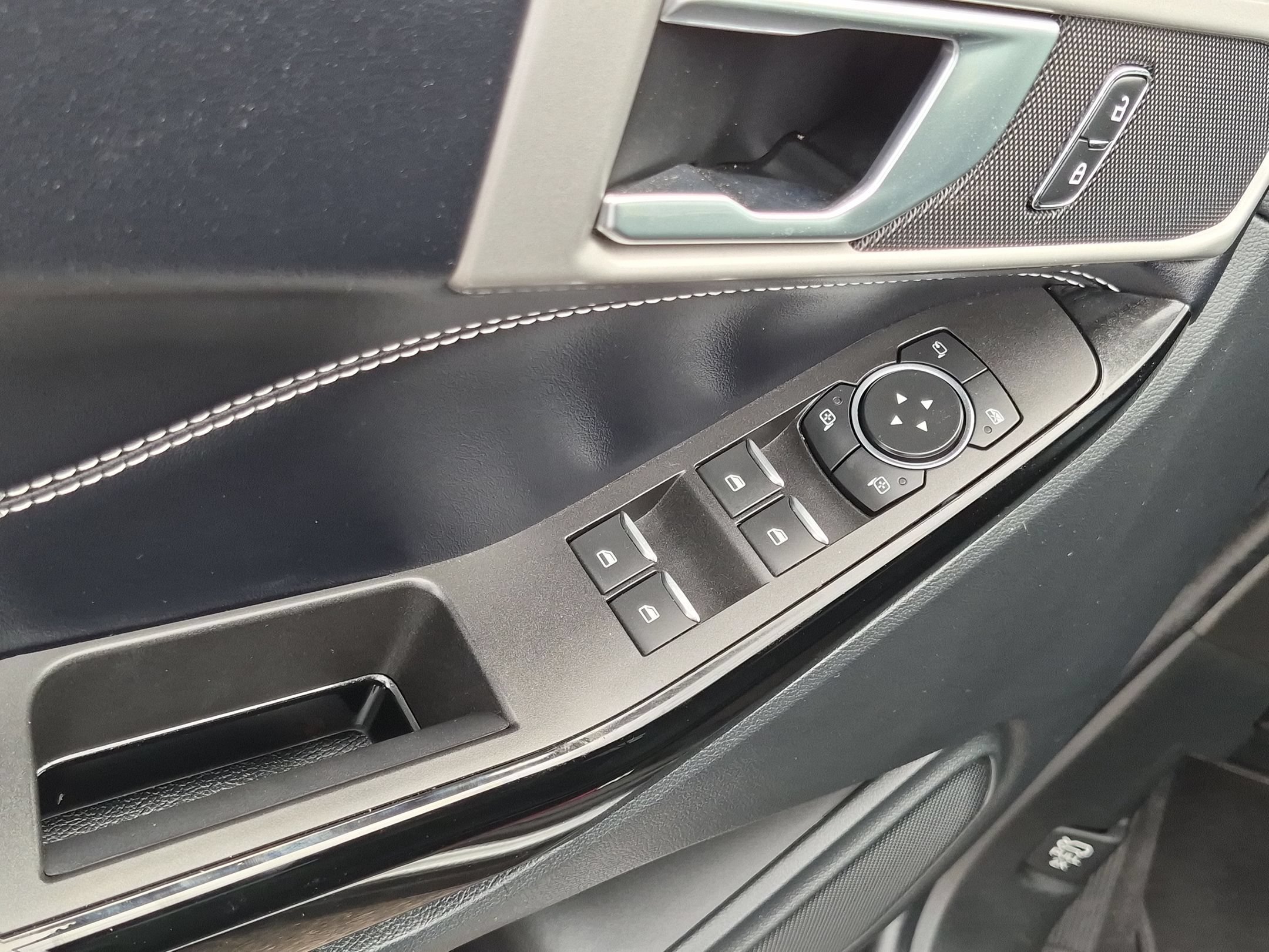 Certified 2022 Ford Explorer ST AWD/4WD image 7