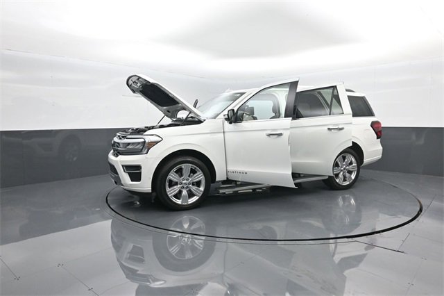 Certified 2024 Ford Expedition Platinum image 39