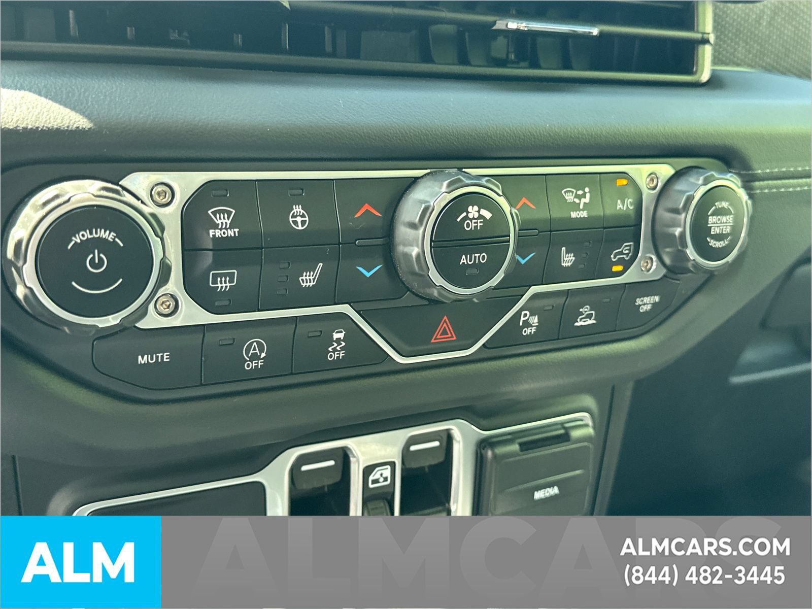 Used 2025 Jeep Gladiator Rubicon AWD/4WD image 33