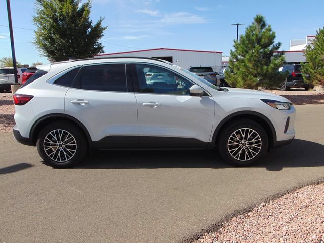 Certified 2026 Ford Escape SE FWD image 7
