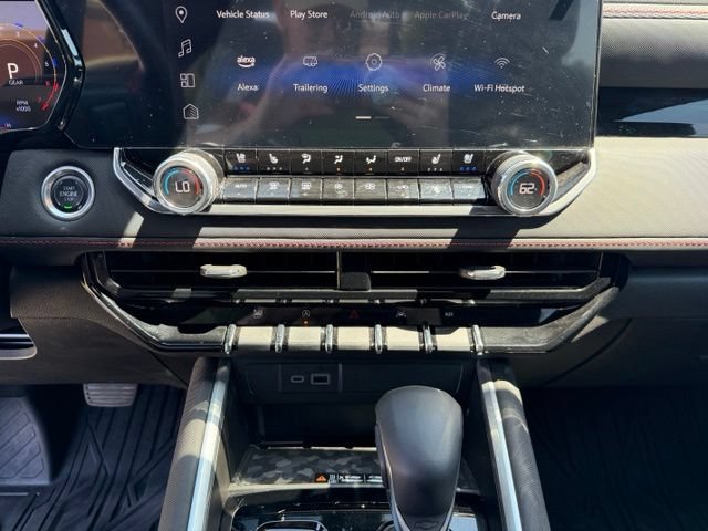 Used 2024 Chevrolet Colorado Z71 w/ Z71 Convenience Package 2 AWD/4WD image 17