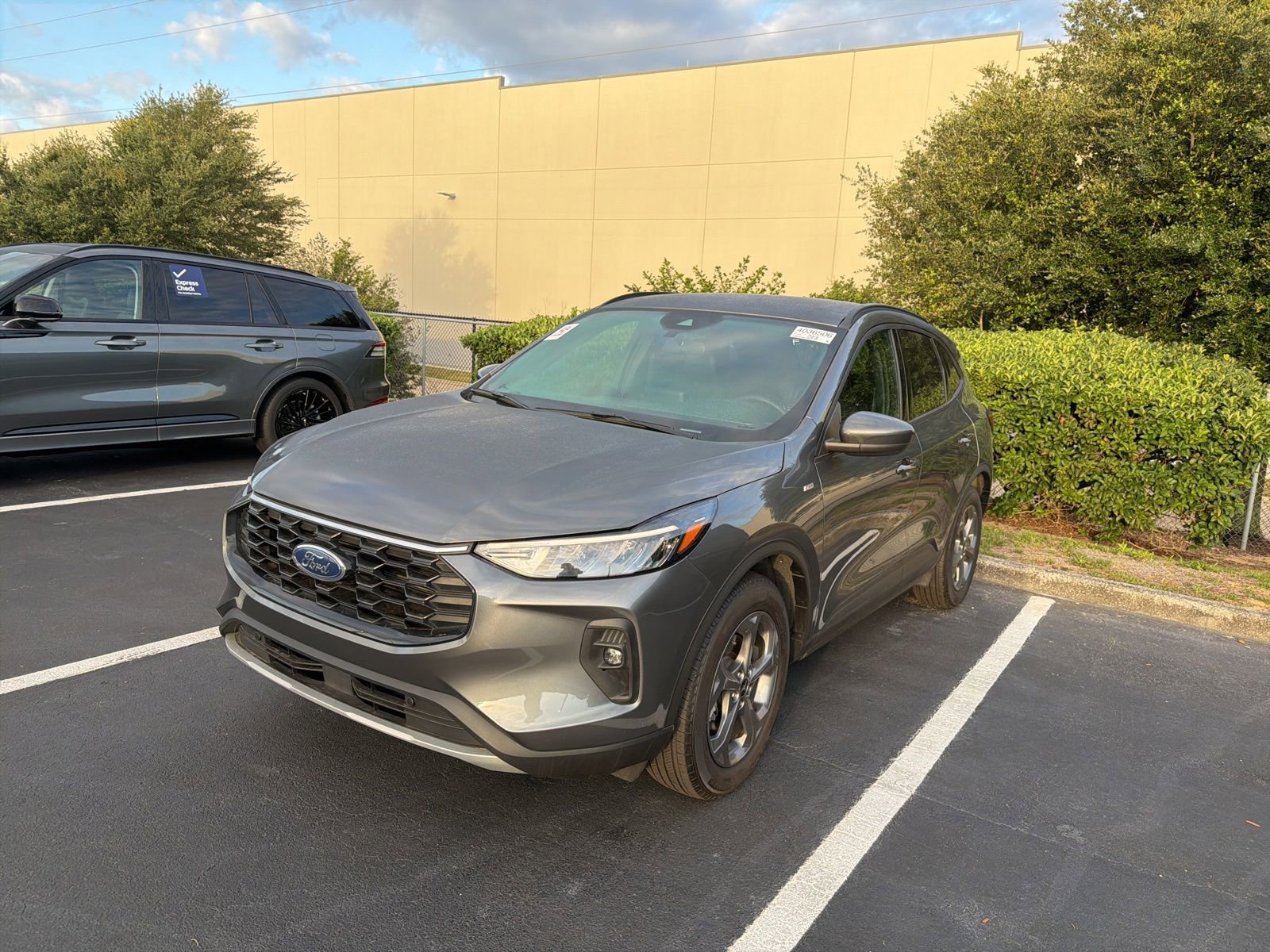 Certified 2025 Ford Escape ST-Line Select AWD/4WD image 16