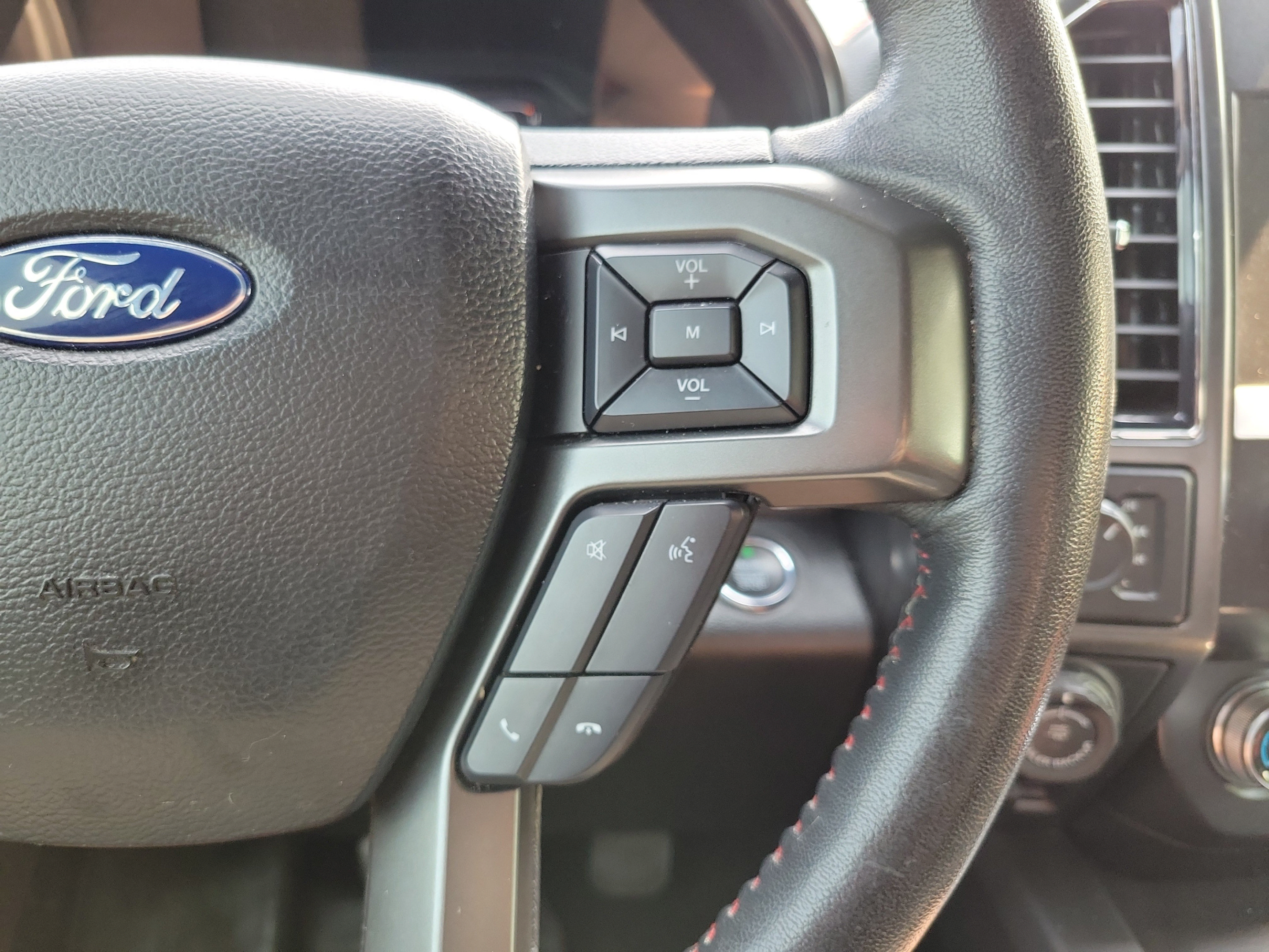 Certified 2020 Ford F150 Lariat w/ Equipment Group 502A Luxury AWD/4WD image 22