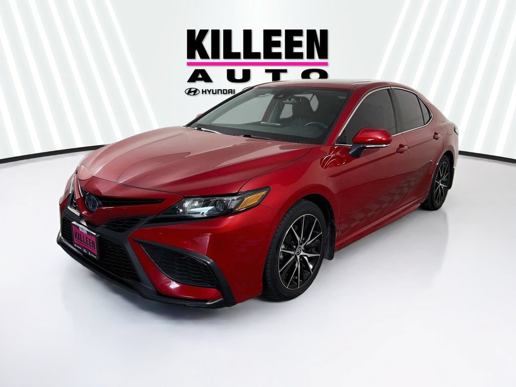 Used 2024 Toyota Camry SE w/ Audio Upgrade Package FWD image 3