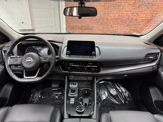 Used 2022 Nissan Rogue SV w/ SV Premium Package image 13