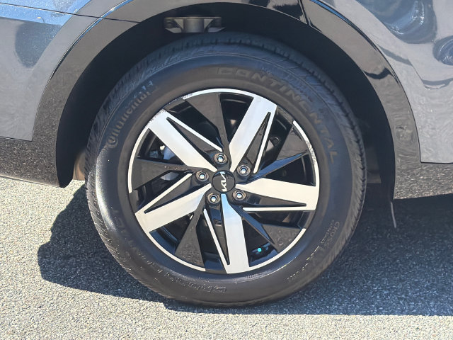 Used 2023 Kia Sorento S FWD image 19