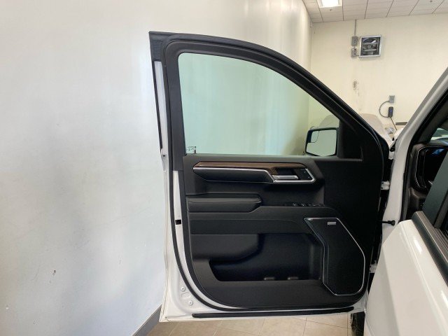 Used 2024 Chevrolet Silverado 1500 LT Trail Boss w/ Convenience Package II AWD/4WD image 14