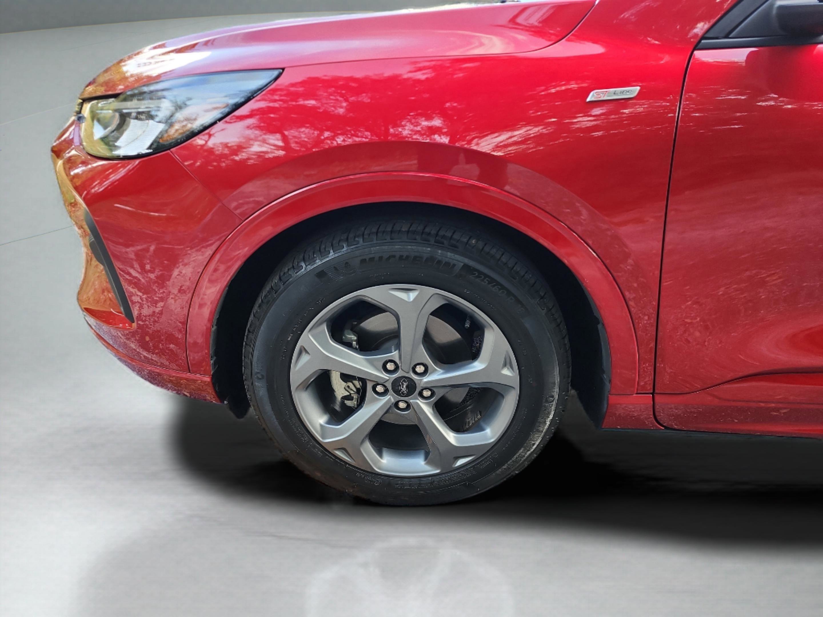 Certified 2024 Ford Escape ST-Line w/ Tech Pack #1 image 9