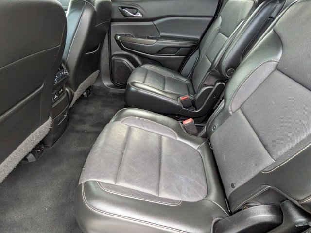Used 2020 GMC Acadia SLT FWD image 21