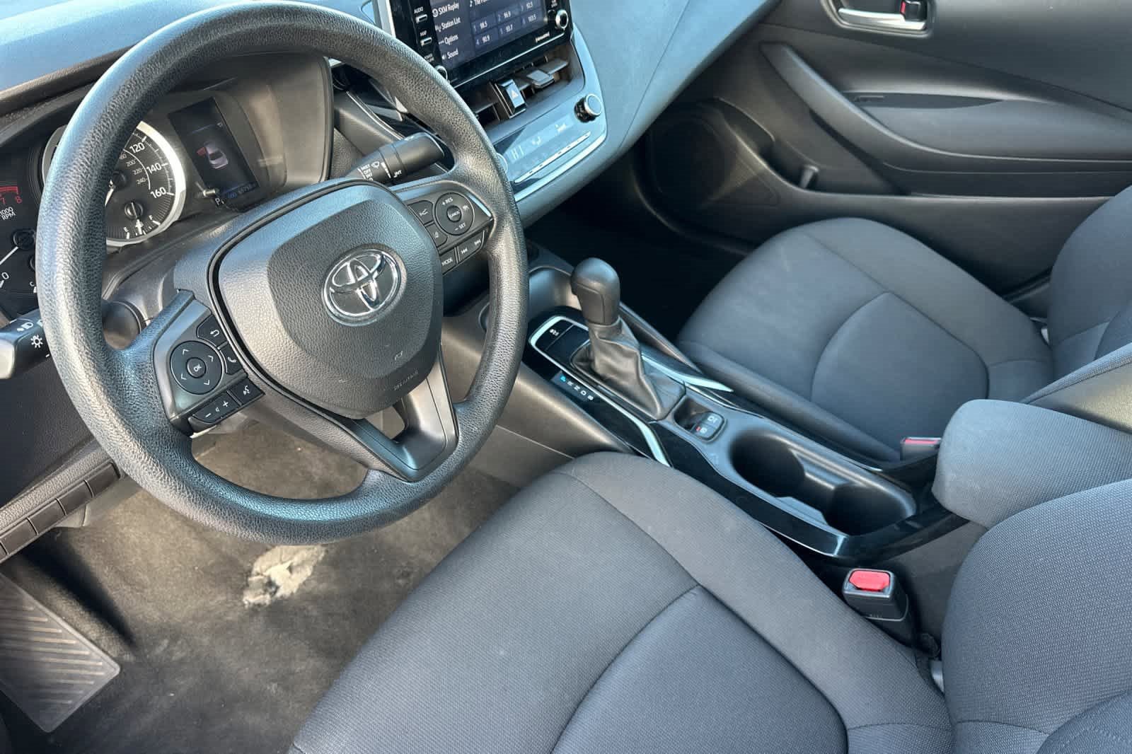 Used 2021 Toyota Corolla LE image 12