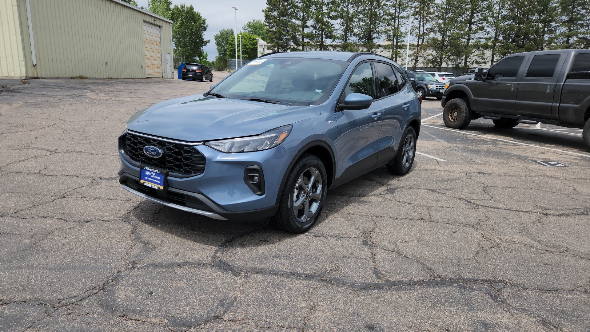 Certified 2025 Ford Escape ST-Line Select AWD/4WD image 3