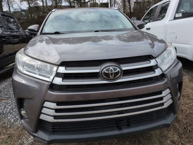 Used 2019 Toyota Highlander XLE video 2