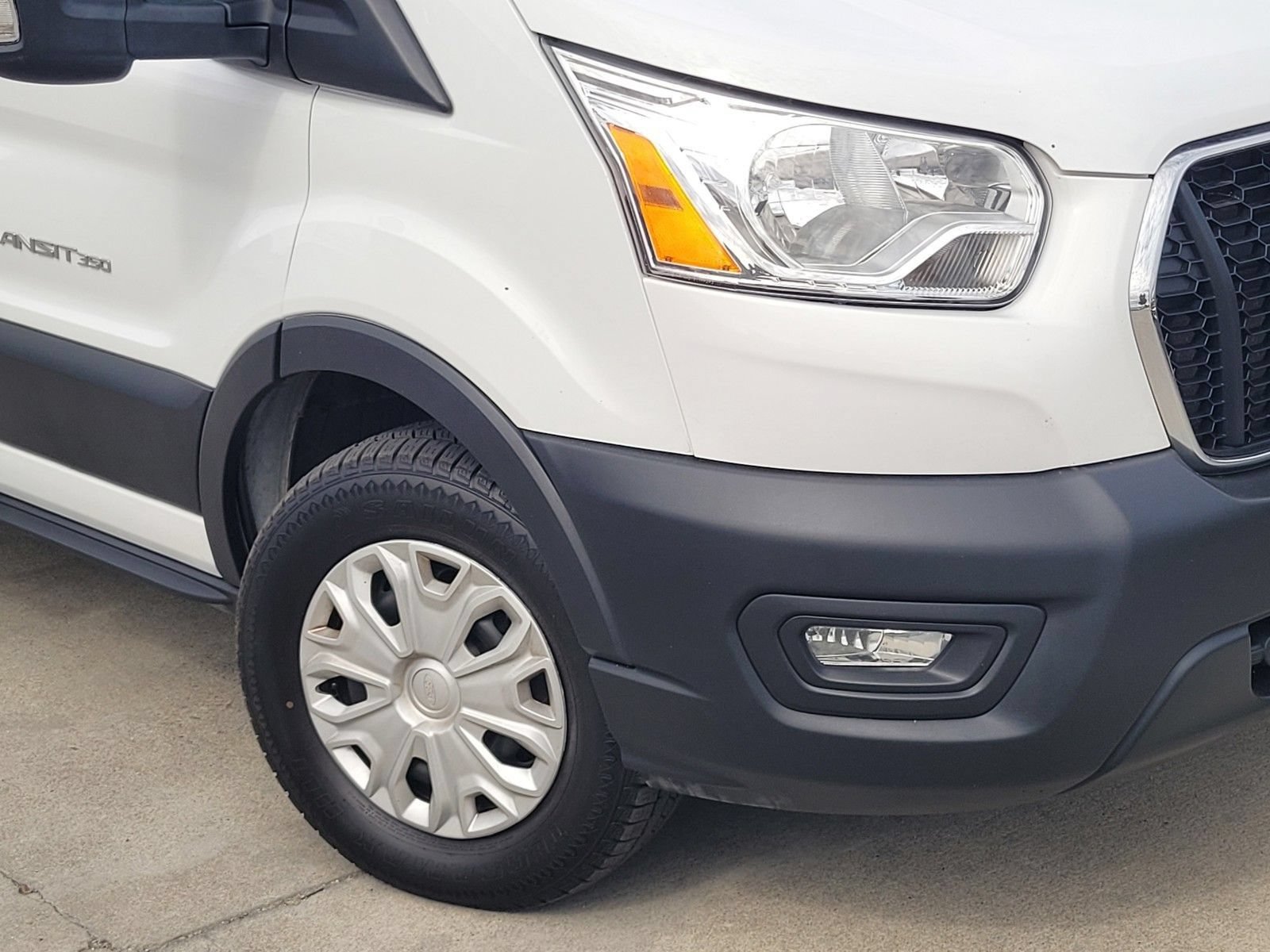 Certified 2022 Ford Transit 350 w/ Interior Upgrade Package RWD image 9