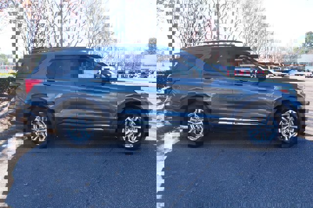 Certified 2020 Ford Explorer XLT w/ Equipment Group 202A image 8