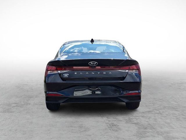 Used 2023 Hyundai Elantra SEL w/ Convenience Package FWD image 5