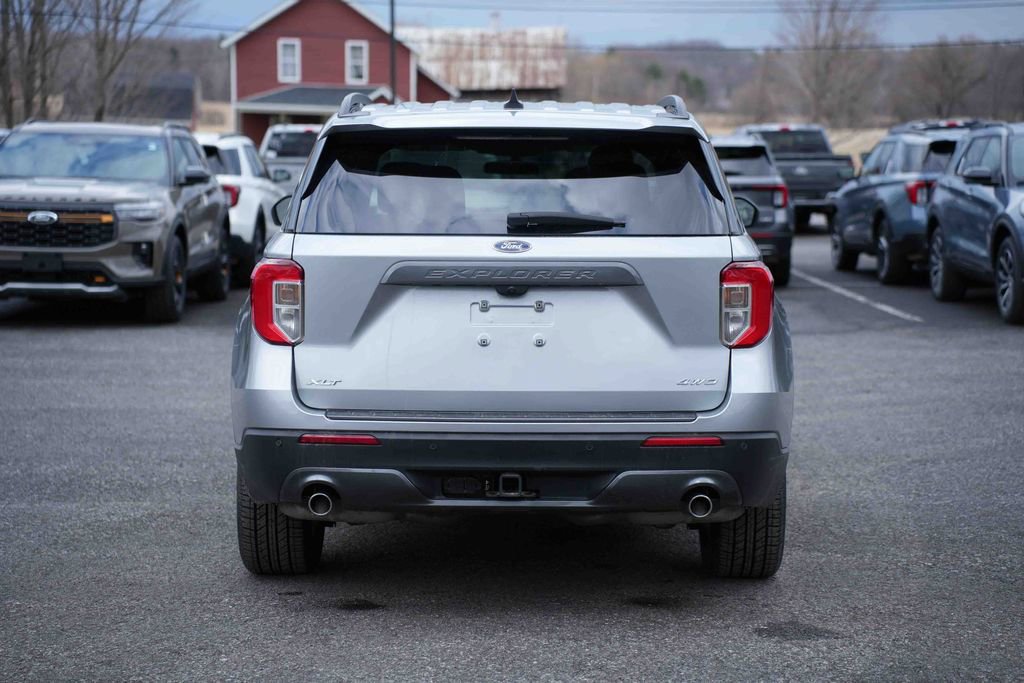 Certified 2023 Ford Explorer XLT w/ Equipment Group 202A image 4