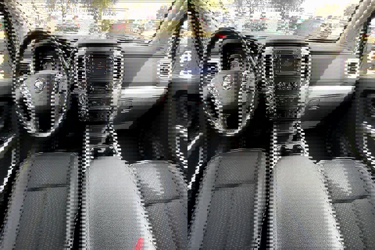 Used 2018 Nissan Titan PRO-4X w/ Pro-4x Utility Package image 15