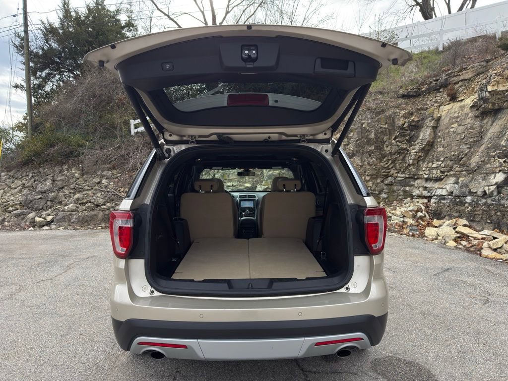 Certified 2017 Ford Explorer Limited w/ Equipment Group 301A image 9