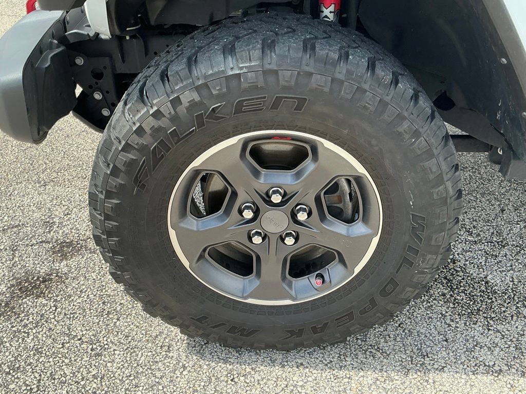 Used 2022 Jeep Gladiator Rubicon w/ Cold Weather Group AWD/4WD image 23