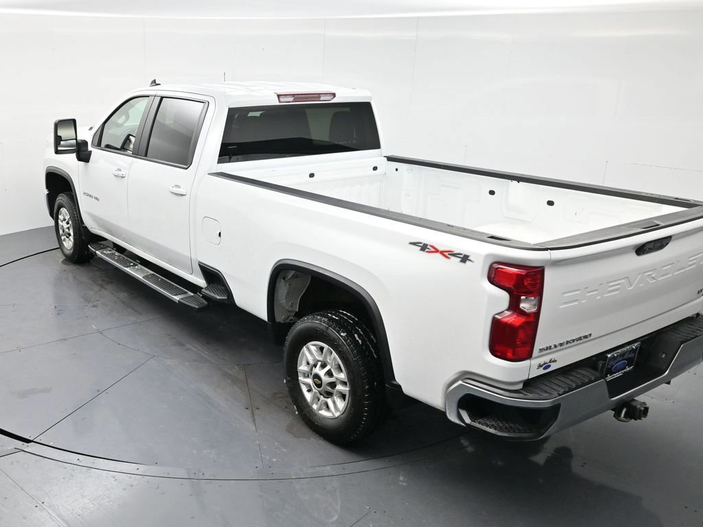 Used 2025 Chevrolet Silverado 2500 LT w/ Convenience Package image 7