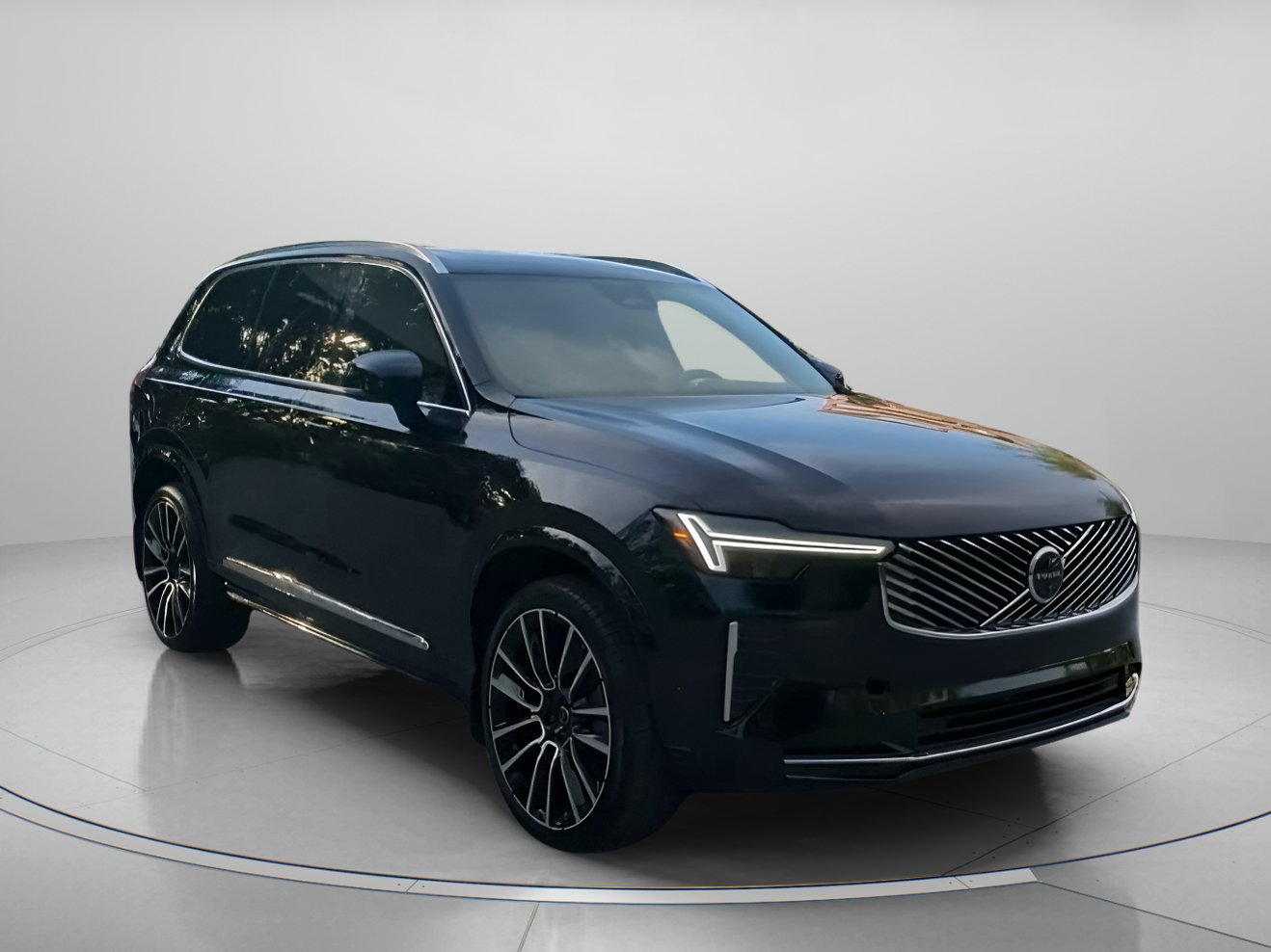 Used 2026 Volvo XC90 B6 Plus w/ Protection Package Premier AWD/4WD image 2