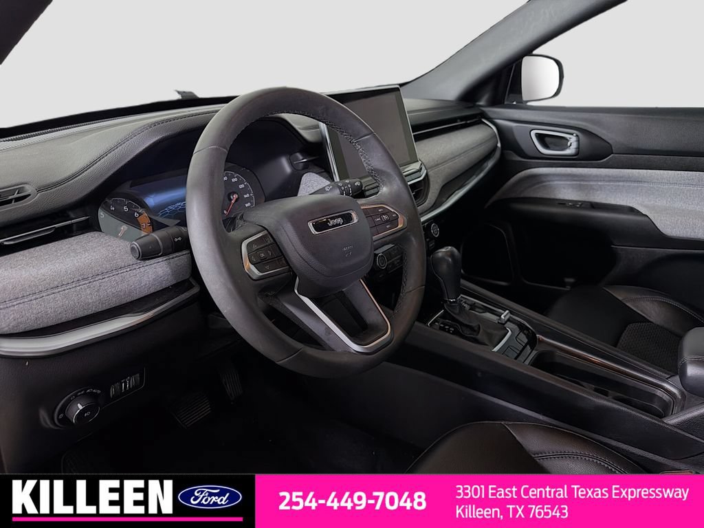Used 2023 Jeep Compass Latitude AWD/4WD image 11