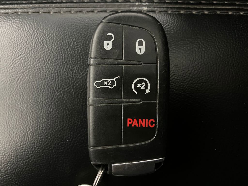 Used 2022 Jeep Grand Cherokee Limited w/ Trailer Tow Group IV image 33