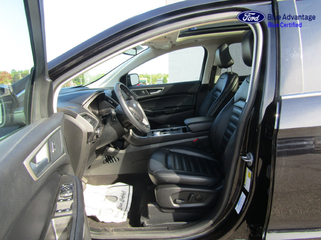 Certified 2024 Ford Edge SEL w/ Convenience Package AWD/4WD image 3