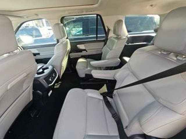 Certified 2025 Ford Expedition Active AWD/4WD image 11