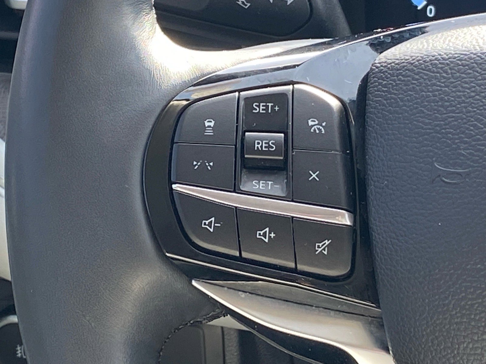 Certified 2025 Ford Explorer Platinum w/ Ultimate Package image 8