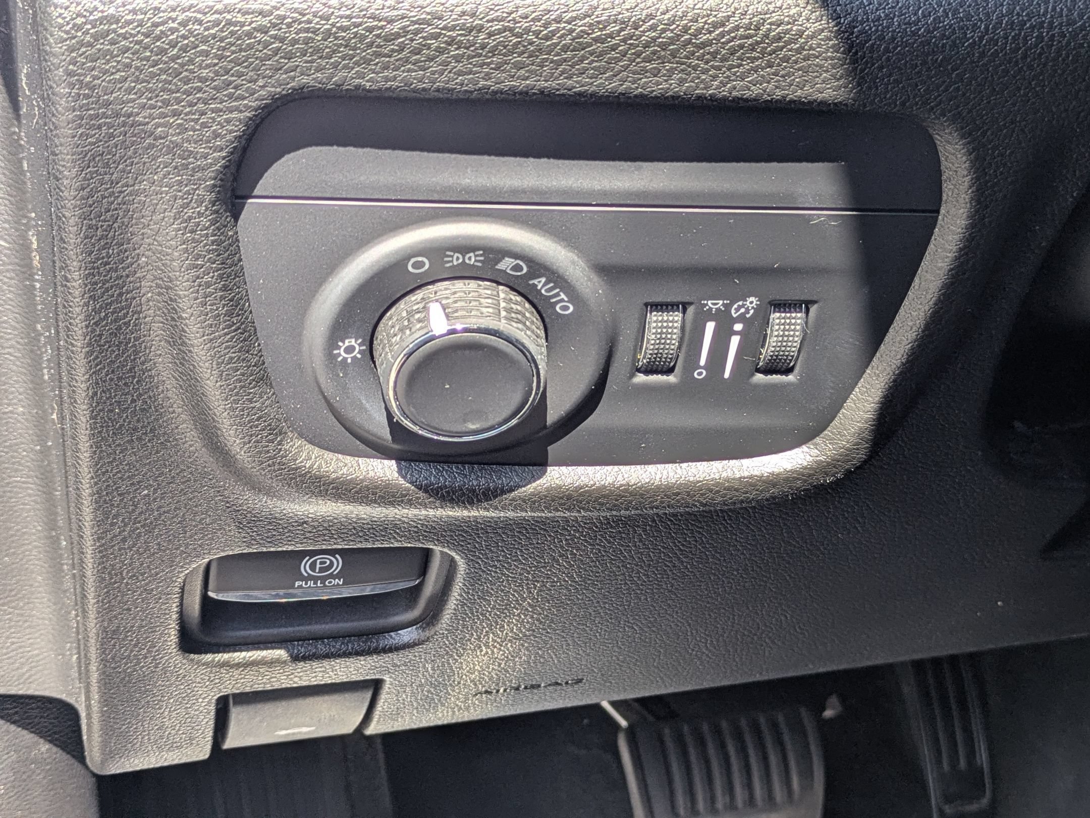 Used 2023 Jeep Grand Cherokee L Laredo AWD/4WD image 15