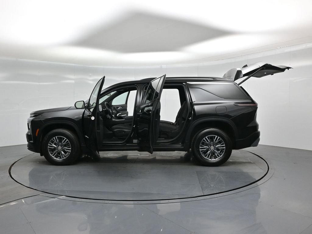 Used 2024 Chevrolet Traverse LT image 53