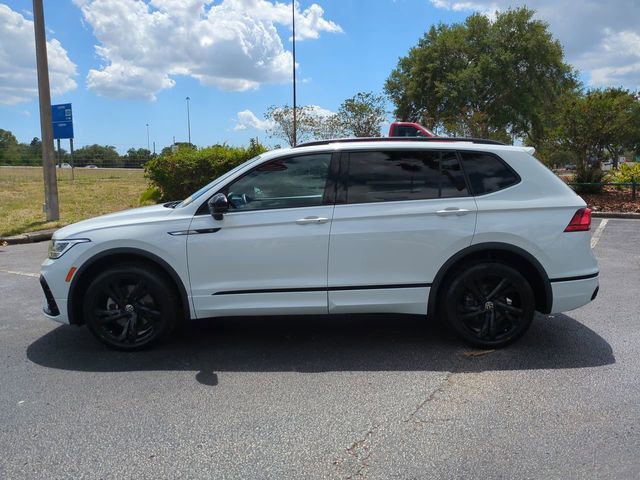 Used 2023 Volkswagen Tiguan SE R-Line FWD image 8