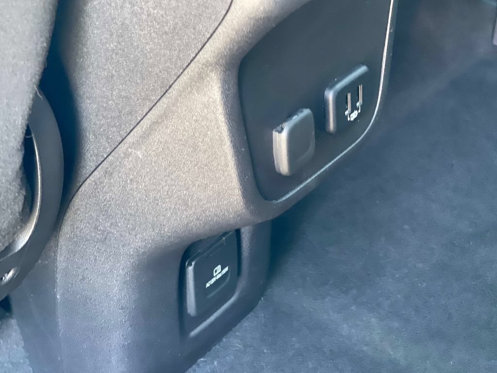Used 2018 Chevrolet Equinox LT w/ Sun & Infotainment Package FWD image 19