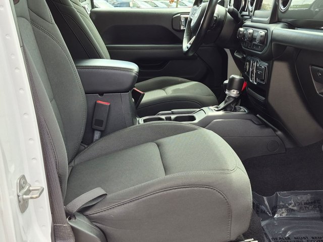 Used 2019 Jeep Wrangler Unlimited Sahara AWD/4WD image 20