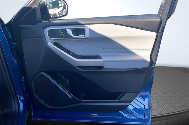 Certified 2022 Ford Explorer XLT w/ Equipment Group 202A image 24