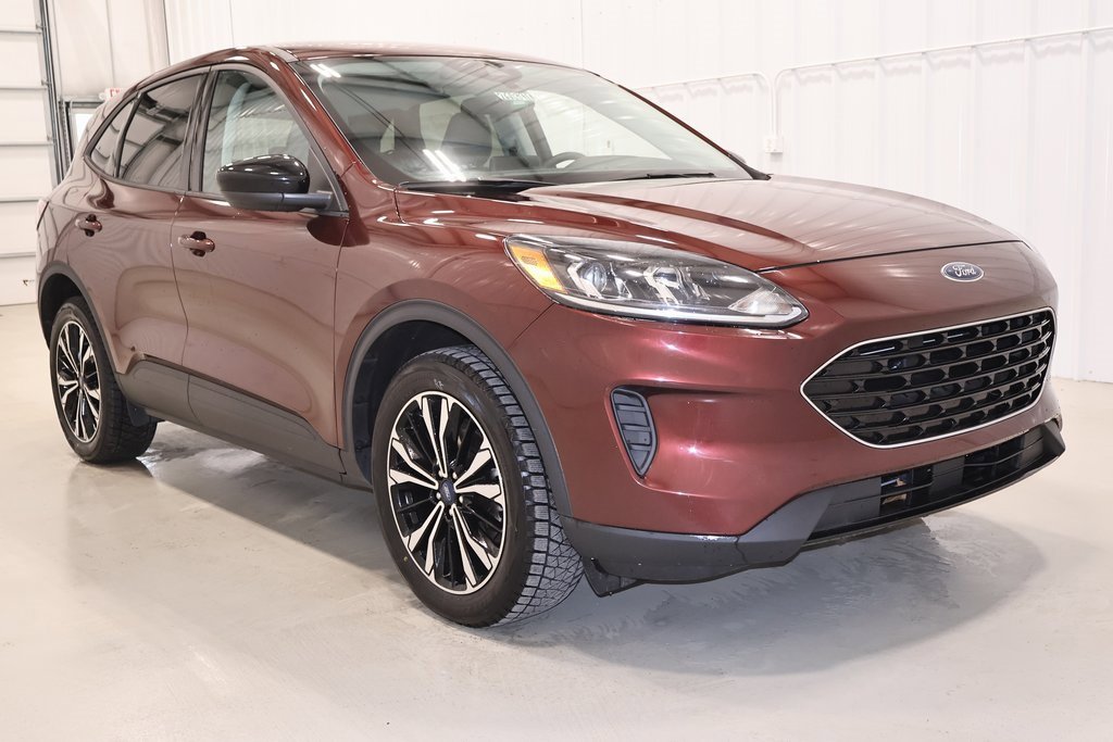 Certified 2021 Ford Escape SE w/ SE Sport Appearance Package image 4