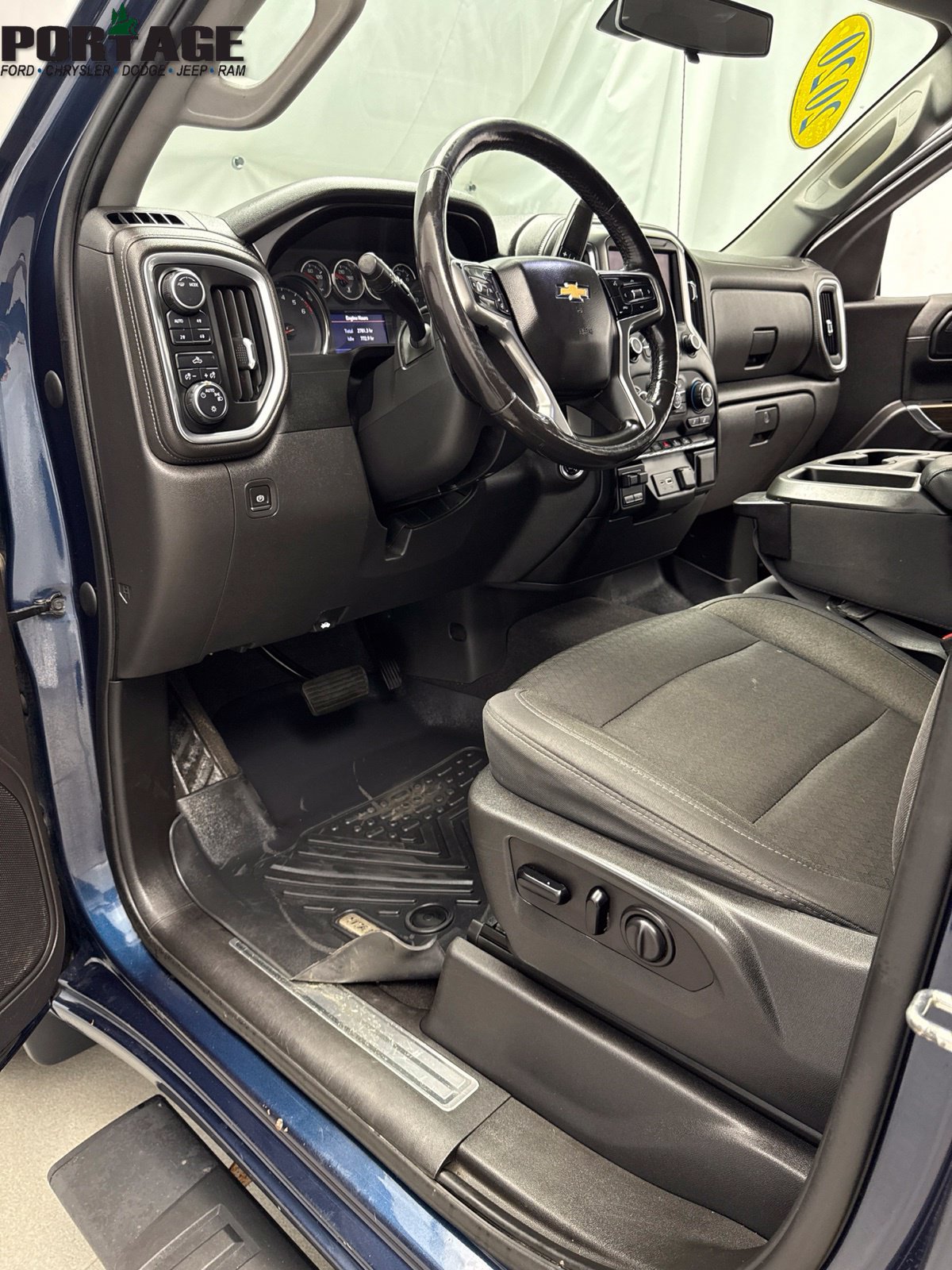 Used 2020 Chevrolet Silverado 1500 LT w/ All-Star Edition AWD/4WD image 12