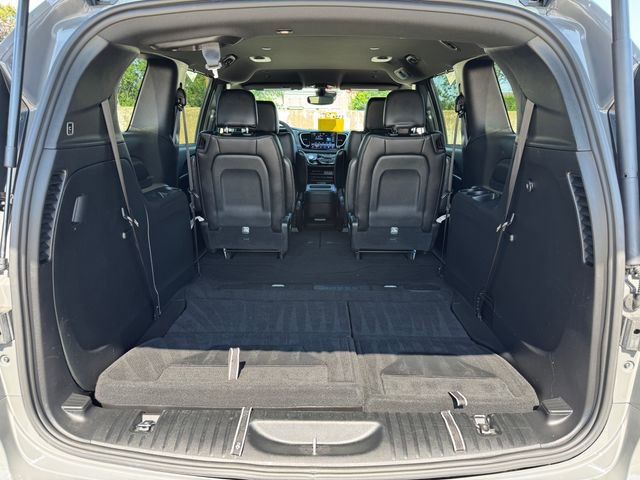 Used 2025 Chrysler Pacifica Select FWD image 19