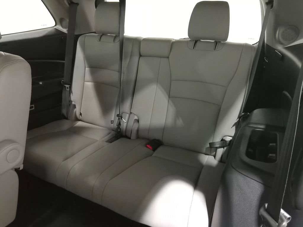 Used 2021 Honda Pilot Touring image 12