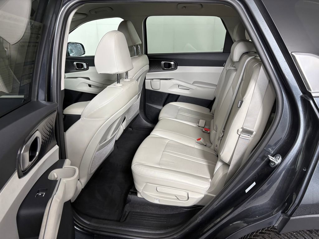 Used 2025 Kia Sorento S AWD/4WD image 28