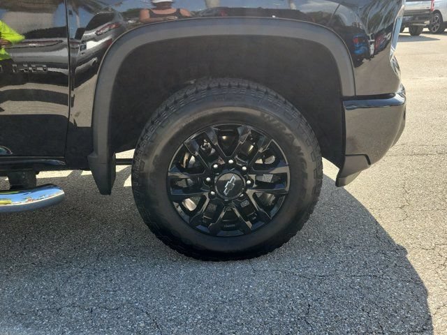Used 2026 Chevrolet Silverado 2500 LTZ w/ LTZ Plus Package AWD/4WD image 12