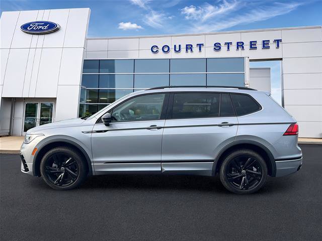 Used 2023 Volkswagen Tiguan SE R-Line FWD image 8
