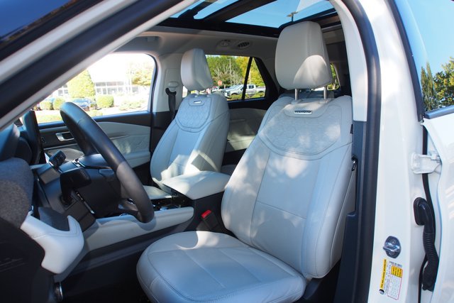 Certified 2025 Ford Explorer Platinum w/ Ultimate Package AWD/4WD image 22