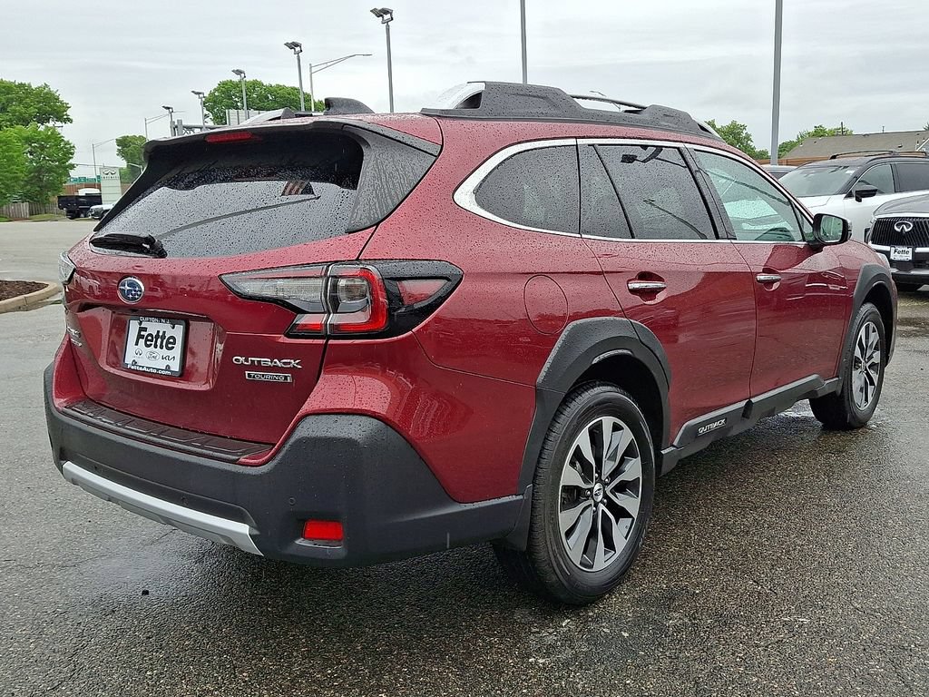 Used 2023 Subaru Outback Touring AWD/4WD image 4